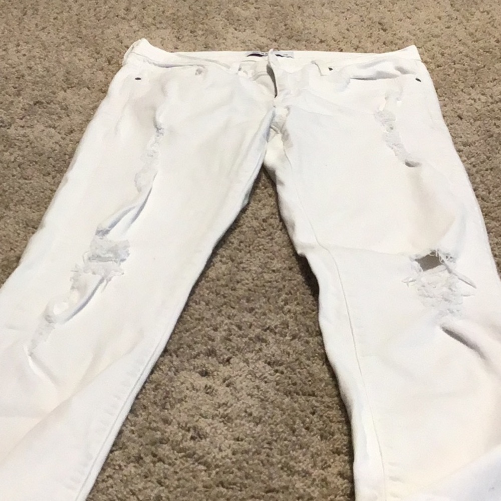 White distressed crop jeans, straight leg